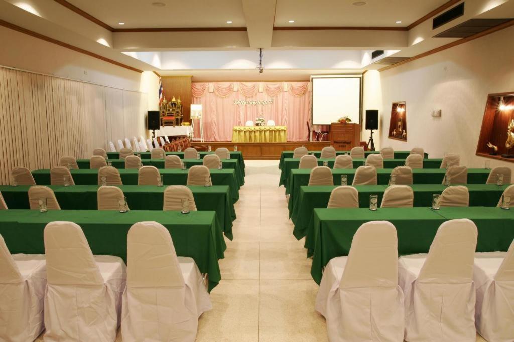 Ratchaphruek 2007 Hotel Chom Thong Extérieur photo