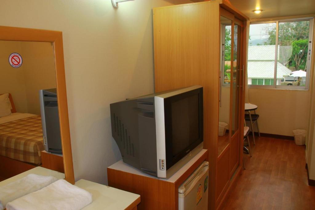 Ratchaphruek 2007 Hotel Chom Thong Extérieur photo