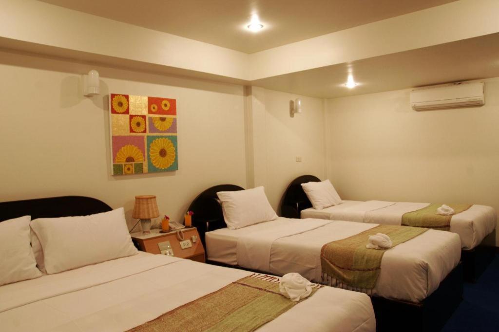 Ratchaphruek 2007 Hotel Chom Thong Extérieur photo