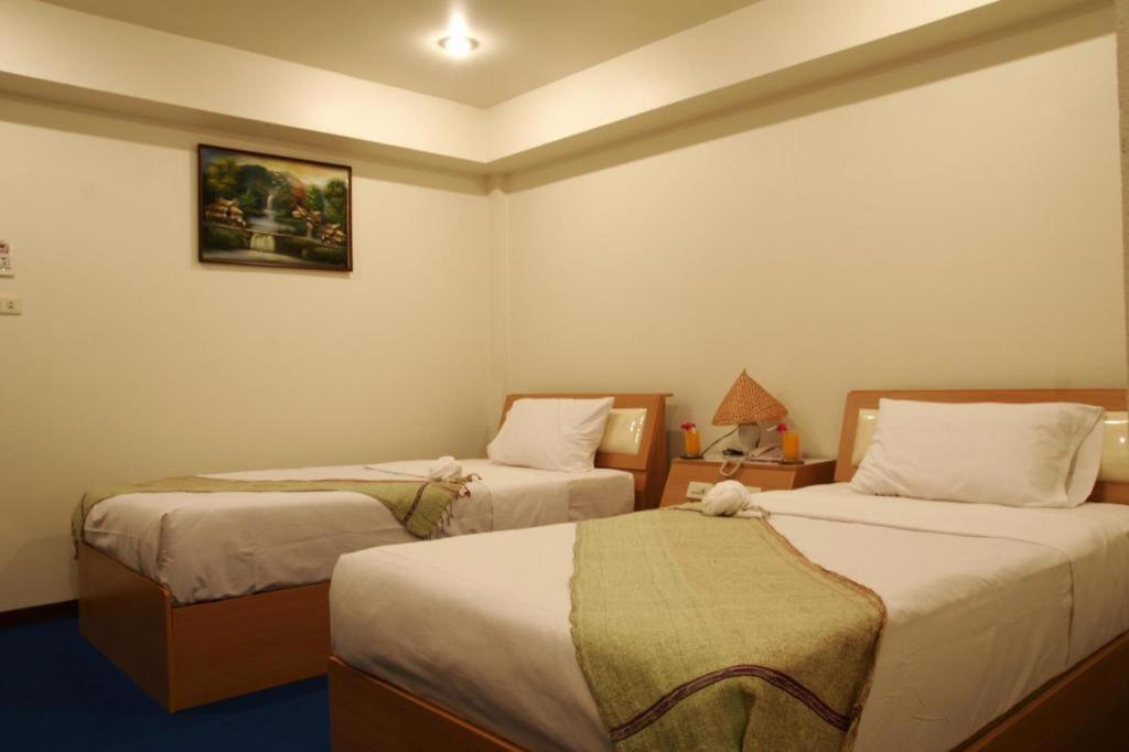 Ratchaphruek 2007 Hotel Chom Thong Extérieur photo